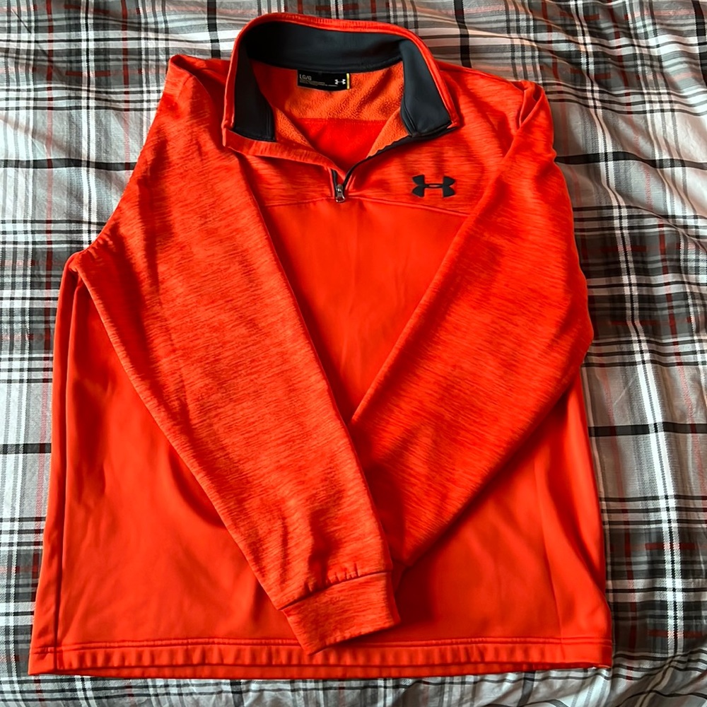 Men's LARGE 1/4 zip.